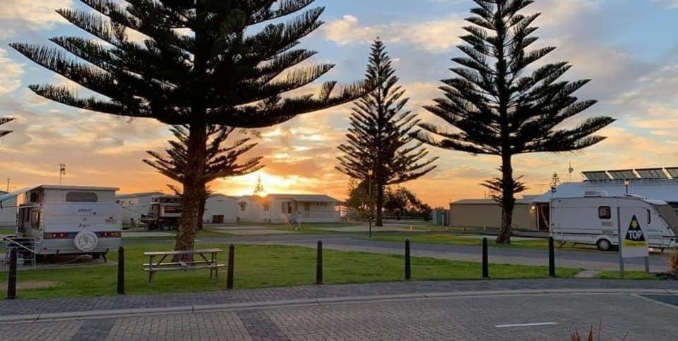 Christies Beach Tourist Park Esterno foto